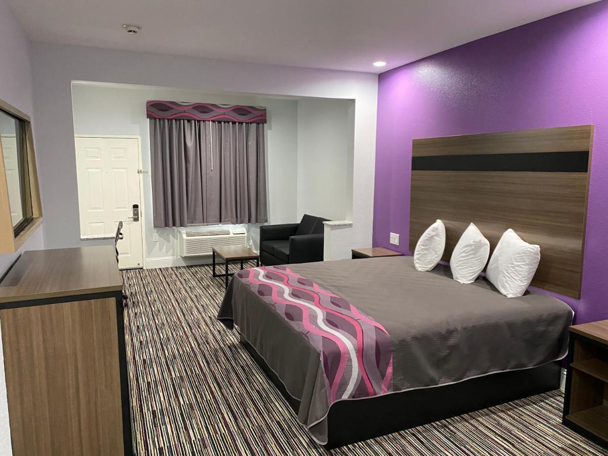 Palace Inn Crosby Bagian luar foto